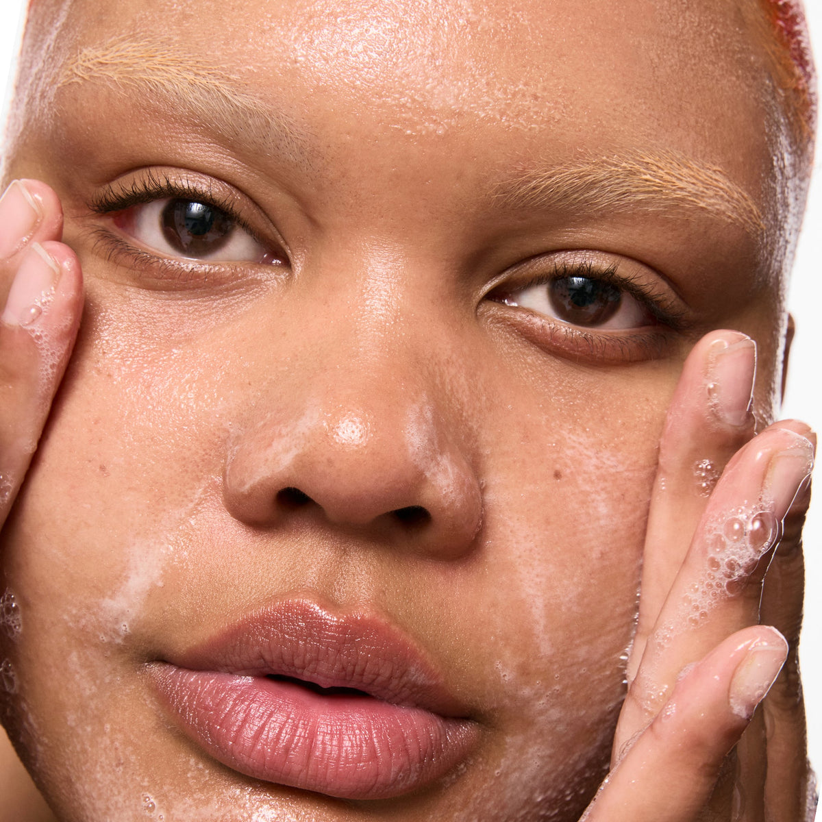 salicylic-acid-cleanser-duo-c8 Omega50_Model_2000x2000-1_ce0a3018-d6f0-4ed9-a17d-0096b80b29f6.jpg