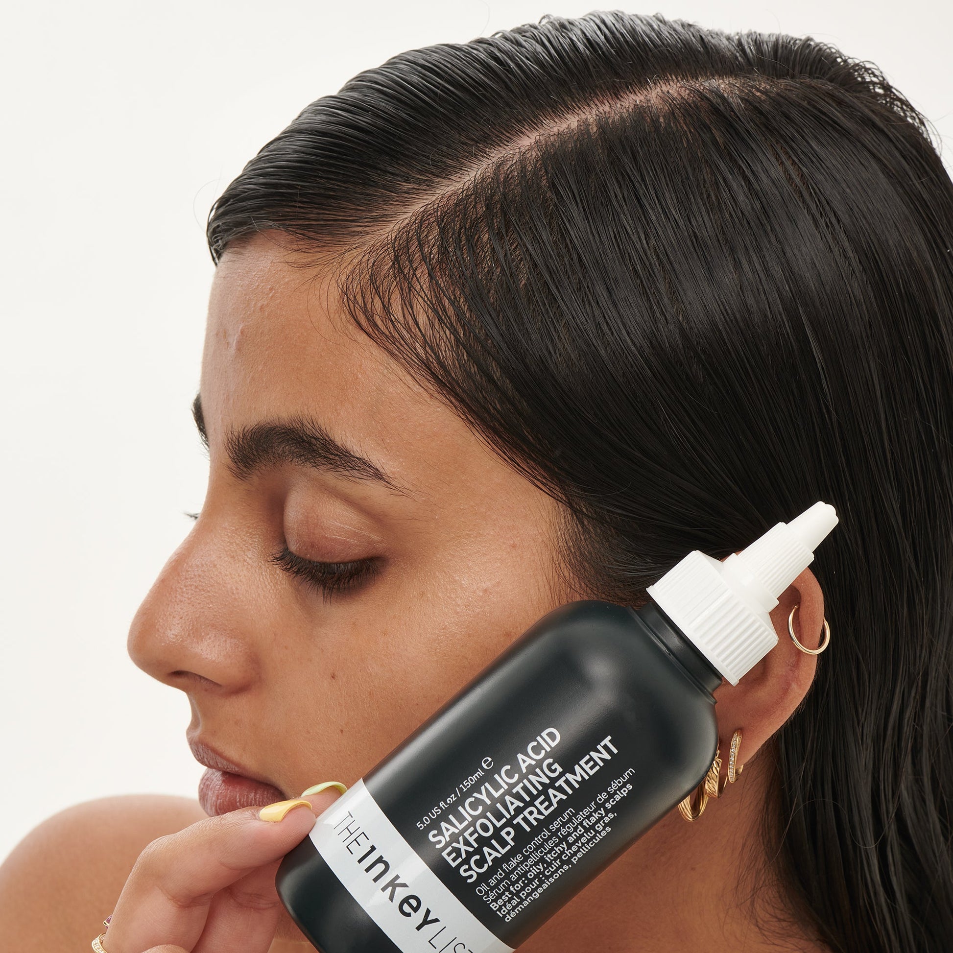 clean-and-healthy-scalp-duo-t8 SallyHAIR_ModelLifestyle_2e55b949-fa6c-43b1-8dc6-497be78c74bb.jpg